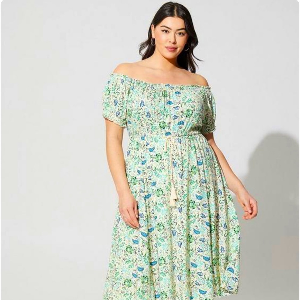 Torrid MIDI off should dress size 3. New with tags
